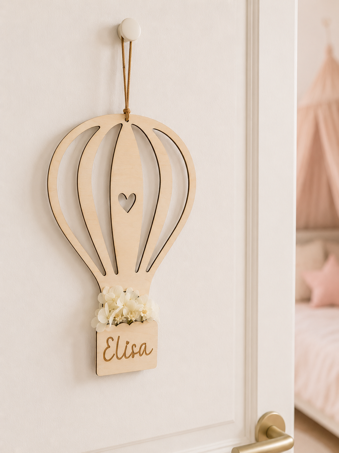 personalisierter Heißluftballon mit Trockenblumen