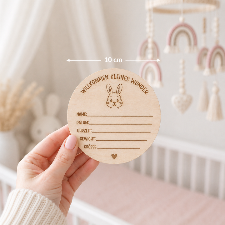 Personalisiertes Geburtsschild aus Holz mit Tiermotiven