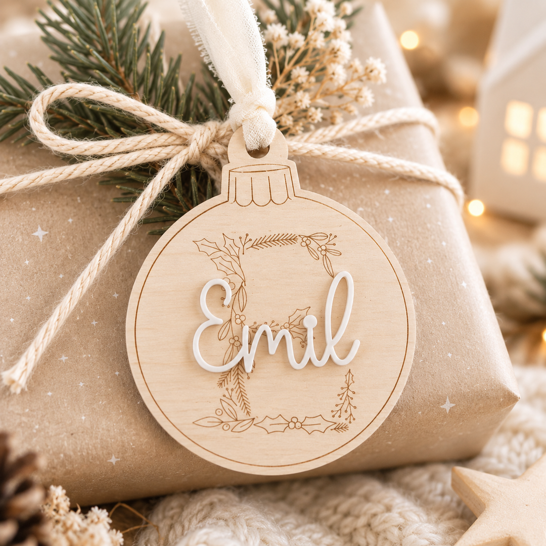personalisierter Christbaumschmuck mit Buchstabe