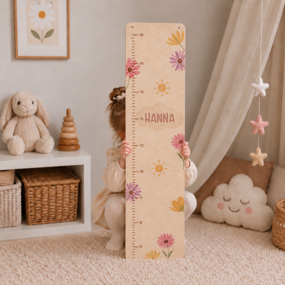 personalisierbare Kindermesslatte mit lila, rosa und gelben Blumen