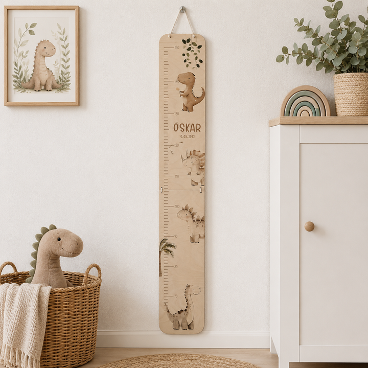 personalisierbare Kindermesslatte mit kinderechten Dinos