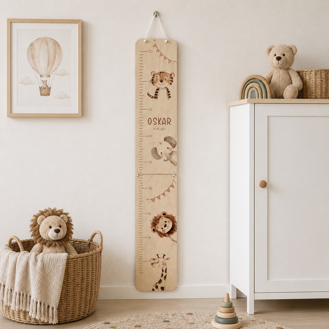 personalisierbare Kindermesslatte mit niedlichen Safari-Tieren
