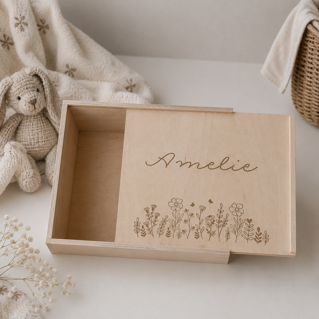 personalisierte Erinnerungskiste mit Blumenwiese