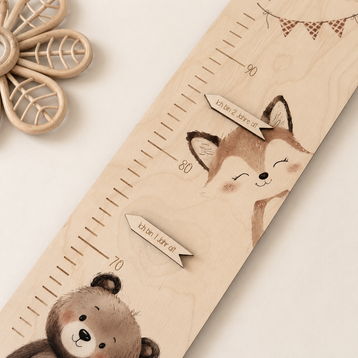 personalisierbare Kindermesslatte mit niedlichen Waldtieren
