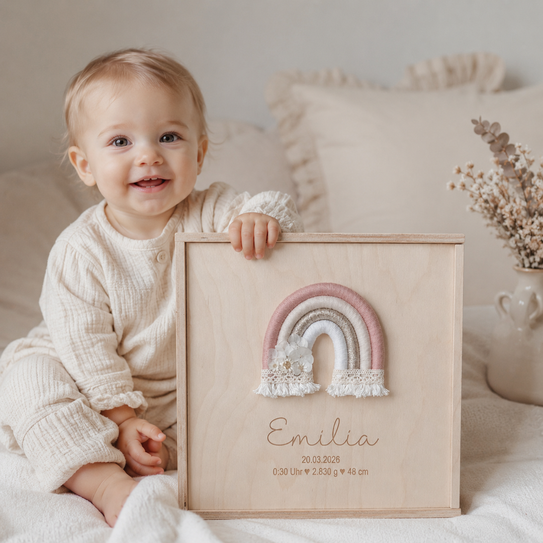 personalisierte Erinnerungskiste mit Regenbogen