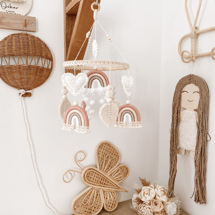 Boho Baby-Mobile mit Regenbogen und Herzen , Wickeltisch geeignet